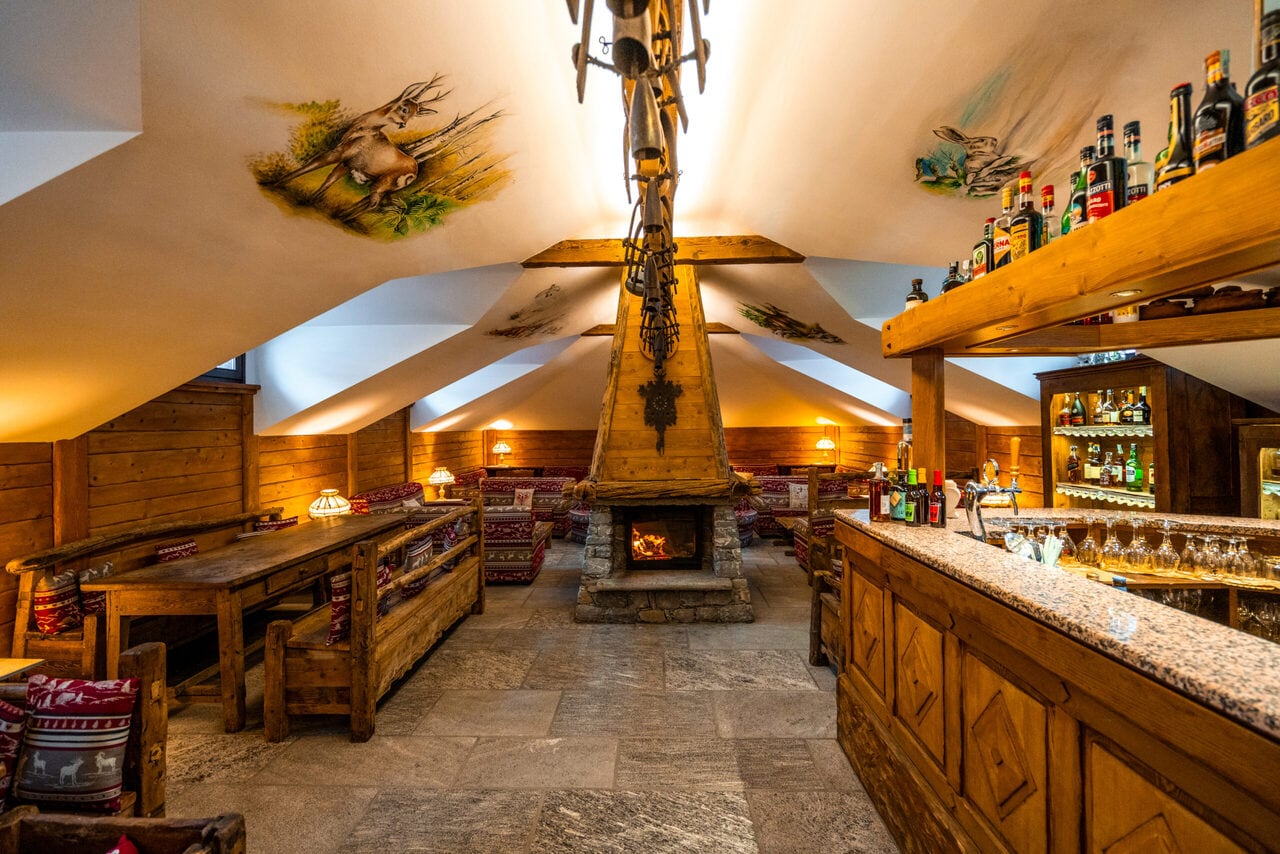 Immodrone_Romantic-Jolanda-Hotel-Gressoney_043-scaled